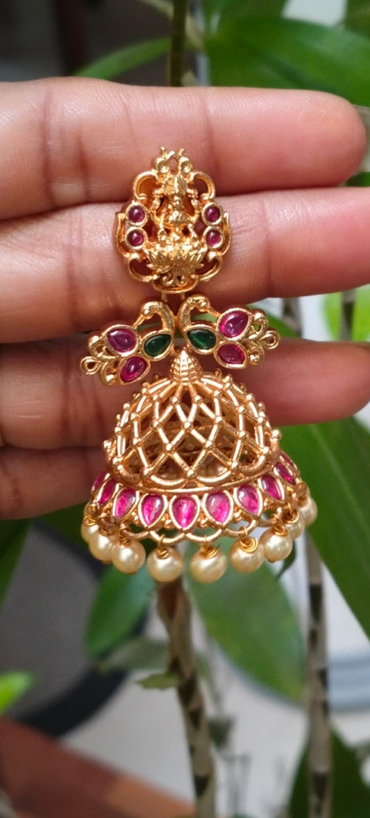 Divyanaar Jhumka