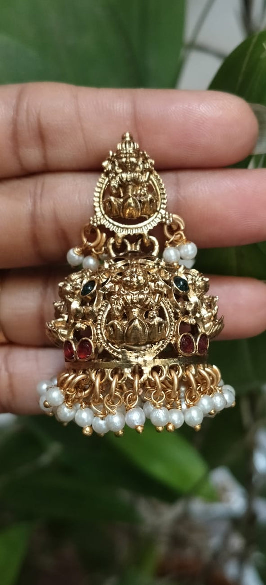 Kamya Jhumka